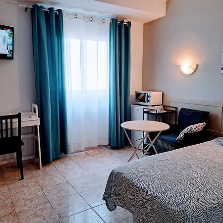 פואנגירולה Hostal Nevada מראה חיצוני תמונה